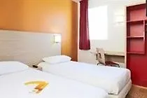 Premiere Classe Nord - Memorial Отель 2*