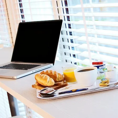 Hotel Premiere Classe Nord - Memorial 2*